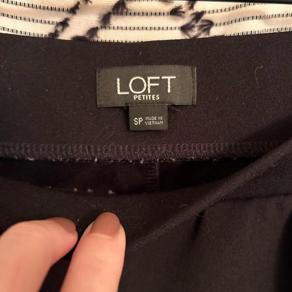 Loft Pull-on Cropped Straight Leg pant - Picture 3 of 5